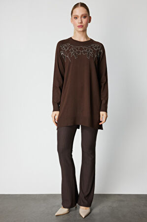 On Kadın Önü Zincirli Desenli Uzun Triko Kazak 65387 Kahverengi