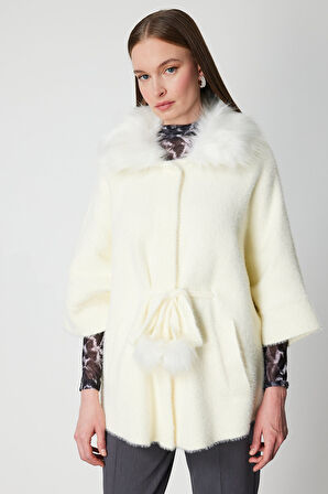 On Kadın Yakası Kürklü Peluş Hırka 63915 Ekru