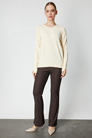 On Kadın Yakası İnci Detaylı Triko Kazak 65379 Krem