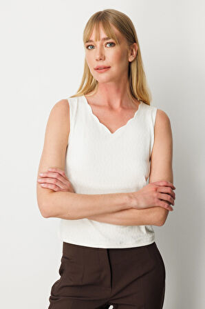 On Kadın Dilim Yaka Simli Bluz 61389 Ekru