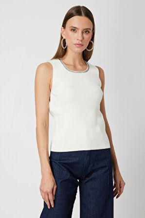 On Kadın Yakası Taşlı Kolsuz Triko Kazak 65394 Ekru