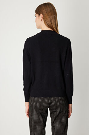 On Kadın Metal Aksesuarlı Pul Detaylı Triko Kazak 60345 Siyah