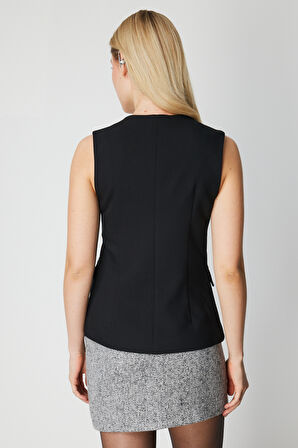 On Kadın Süs Kapak Cepli Asimetrik Kesim Yelek 64901 Siyah