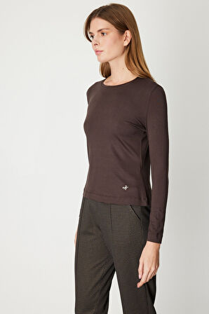 On Kadın Metal Aksesuarlı Sıfır Yaka Basic Bluz 61303 Kahverengi