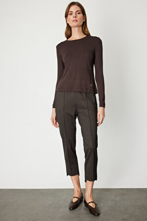 On Kadın Metal Aksesuarlı Sıfır Yaka Basic Bluz 61303 Kahverengi