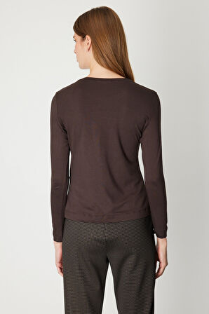 On Kadın Metal Aksesuarlı Sıfır Yaka Basic Bluz 61303 Kahverengi