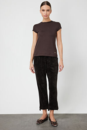 On Kadın Sıfır Yaka Ay Kol Basic Bluz 61302 Kahverengi