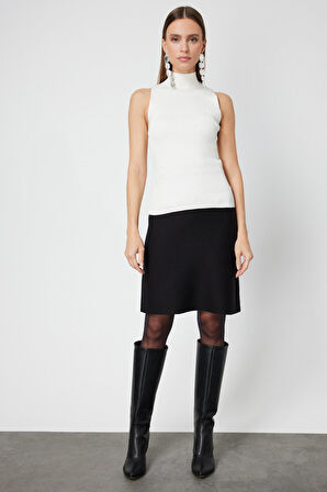 On Kadın Taşlı Kolsuz Triko Bluz 66375 Krem