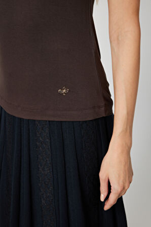 On Kadın Dik Yaka Kolsuz Basic Bluz 61432 Kahverengi