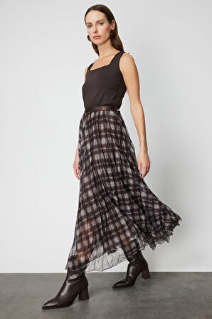 On Kadın Ekoseli Pileli Maxi Boy Etek 60214 Kahverengi