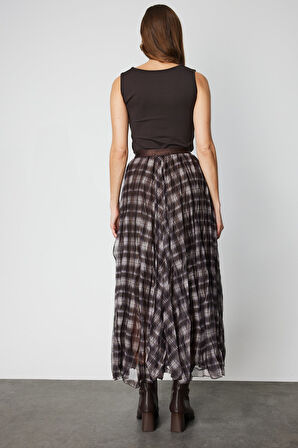 On Kadın Ekoseli Pileli Maxi Boy Etek 60214 Kahverengi