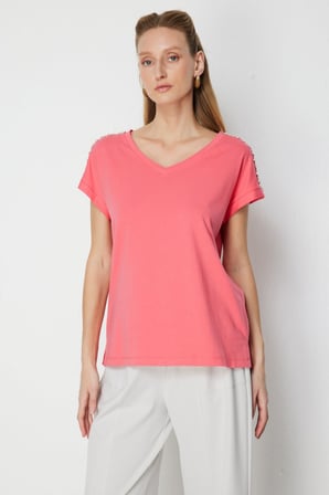 On Kadın Omuzları Taşlı V Yaka Pamuklu T-Shirt 71415 Mercan