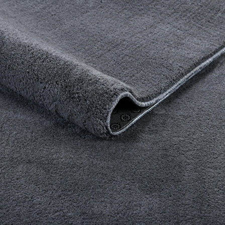 Yumuşak Peluş Halı – Kaymaz Tabanlı, Yıkanabilir, Modern Dokulu Halı