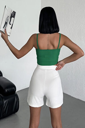 Tarz Ve Rahatlığı Bir Arada Sunan Yüksek Bel Esnek Likralı Krep Şort Beyaz