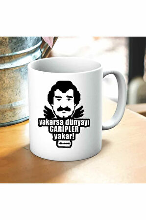 Dünyayı Garipler Yakar Baskılı Kupa ve Yastık Hediyelik Set Arkadaşa Hediye
