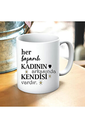 Başarılı Kadının Arkasında Kendisi Baskılı Kupa ve Yastık Hediyelik Set Arkadaşa Hediye