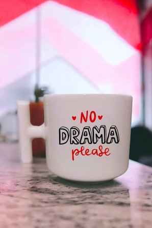 Hediyemi No Drama Please Yazılı Krem Rengi Eğlenceli Esprili Özel Tasarım Baskılı T Kupa Bardak Latte Bardağı