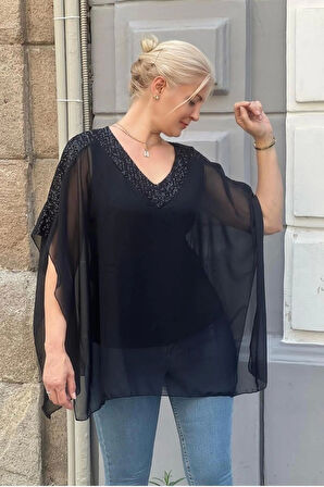 Yakası ve Omuzları Pullu Şifon Pelerin Bluz