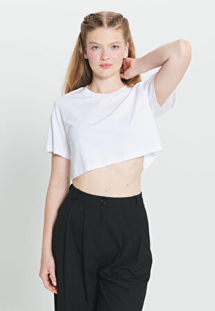 Standart Fit Normal Kesim %100 Pamuk Bisiklet Yaka Crop Tişört