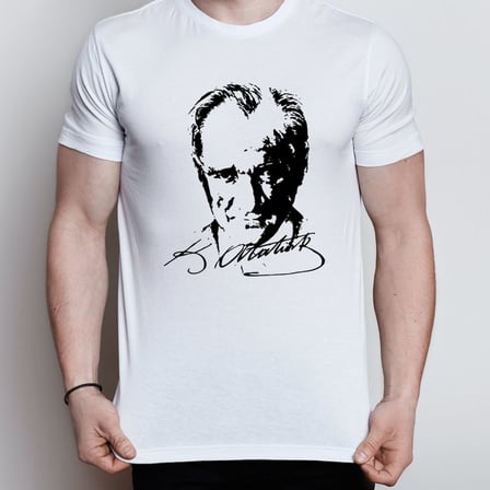 Atatürk Portreli ve İmzalı Beyaz Tişört - Özel Tasarım Atatürk Tişörtü