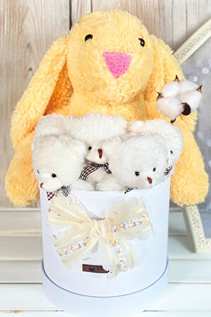 Özel Kutuda, Sarı Jellycat Tavşan, 5 Beyaz Ayıcık – Pamuk Çiçeği Dokunuşlu, Özel Ayıcık Buketi
