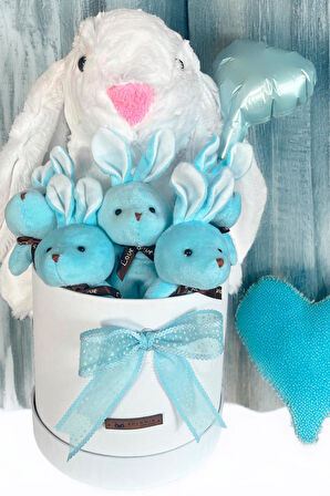Özel Kututusunda; 45 cm Beyaz Jellycat Tavşan, 5'li Tavşancıklar ve Folyo Kalp Balonlu SET-Ayıcık Buketi