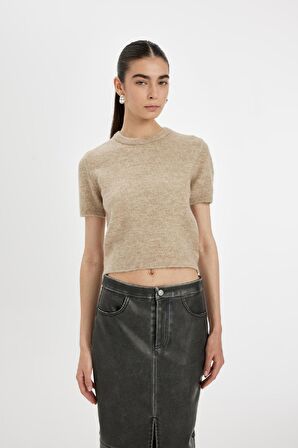DeFacto Regular Fit Bisiklet Yaka Premium Basic Düz Kısa Kollu Triko Kazak C9049AX24WNBG474