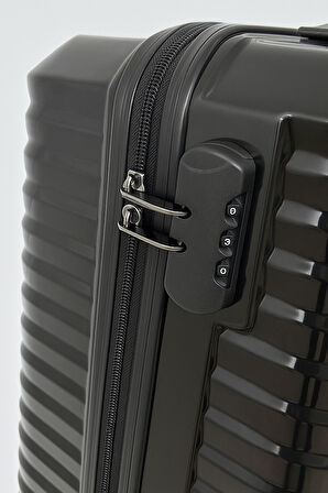 Kabin Boy %100 Polikarbon Valiz Parlak Siyah 1819