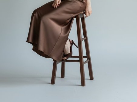 BEAUTY ACI KAHVE VELVET İNCE YÜKSEK TOPUK AÇIK BURUN BİLEKTEN KEMERLİ ABİYE KADIN AYAKKABI