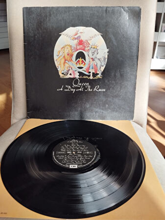 Queen - A Day At The Races - 1976 Almanya Basım - 33 lük LP Plak Albüm
