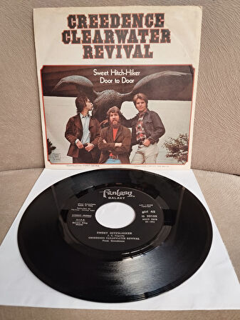 Creedence Clearwater Revival – Sweet Hitch-Hiker / Door To Door  - 1971 İtalya Basım 45lik Plak