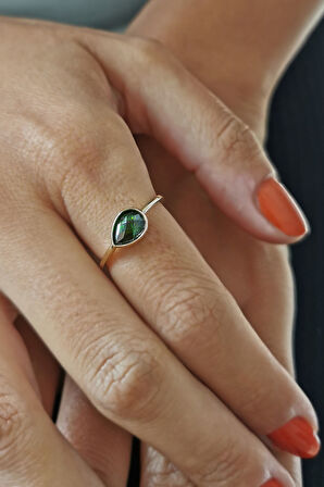 Yeşil Damla Taşlı Altın Sade Yüzük