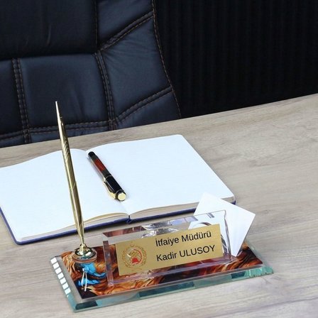  Kişiye Özel İtfaiye Logolu Kristal Masa İsimliği - Saatli Kalemli Lüks İtfaiyeci Hediyesi