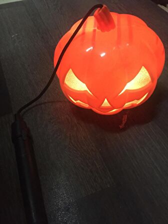 Turuncu Renk Led Işıklı ve Sesli Saplı Balkabağı Dekor Süs 40 cm (3984)