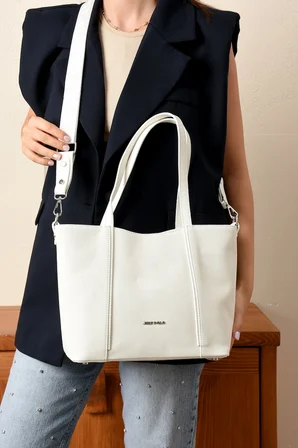 El Cantasi KADIN EL VE OMUZ CANTASI YENI SEZON EBAT:BOY: 24 EN: 33 CM Beyaz Just Polo JPM6046