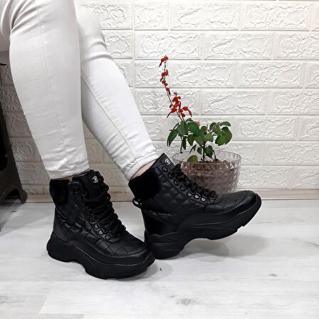 M.P 1408 Siyah Kaymaz Taban 18cm Kısa Kadın Bot