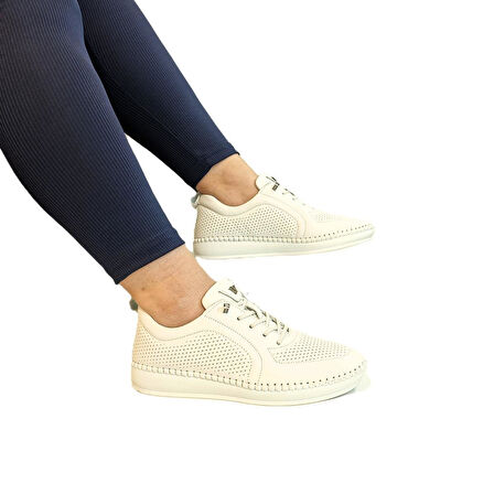 Voyager Z094 Beyaz Hakiki Deri Lazer İşlemeli Kadın Ayakkabı