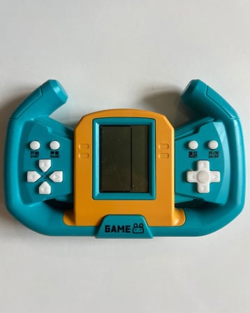 1 Adet Nostaljik Mini Tetris Yarasa El Oyun Konsolu 14x9 cm | 2 Adet AAA Pil Hediyeli | Retro LCD Ta