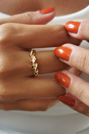 Orta Boy Burgu Model Altın Kombin Yüzük