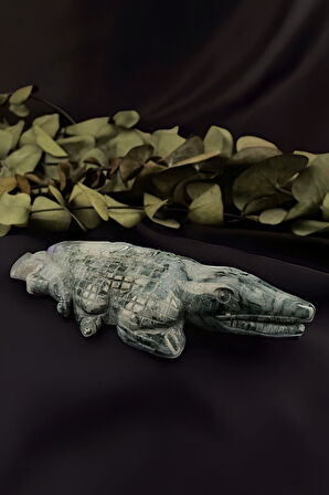 Timsah Figürlü Yosunlu Akik Taşı