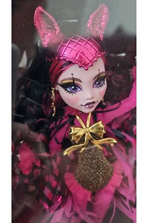 Monster High Freak Du Chic Draculaura Figure