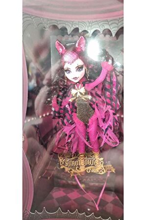 Monster High Freak Du Chic Draculaura Figure