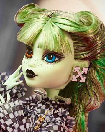 Monster High - Off-White c/o Monster High Harmonie Ghoul Doll