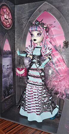 Monster High Fang Vote Rochelle Goyle Doll - Monster High