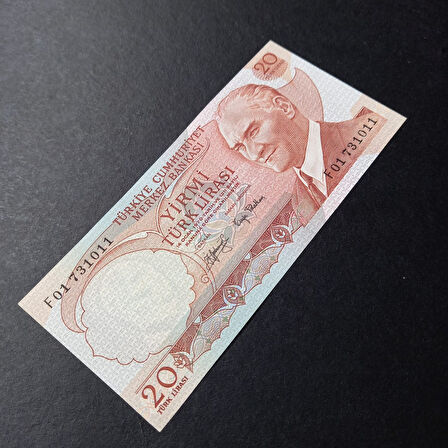 Escoines Koleksiyon 6367641f14cd677 6.Emisyon 3.Tertip F01 Serisi 20 Turk Lirası ÇİL eski kağıt para