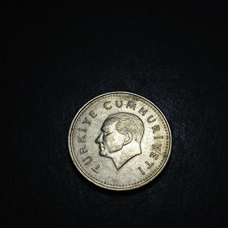 Escoines 399636899182e942bf 1990 1000lira ççt+ %69,5 Bakır para