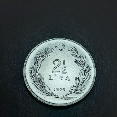 Escoines 3996368a8fd7ae5dc9 1979 prof 2 bucuk lira çil para