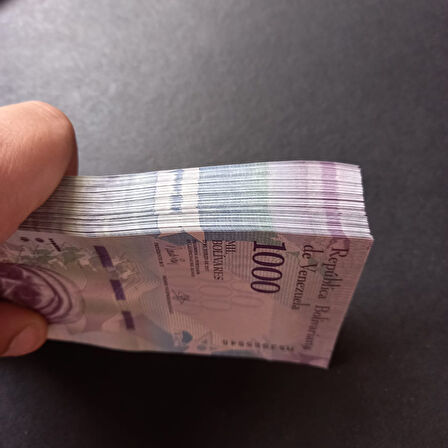 Escoines 3996368f4067a925ec 2017 Venezuela 1000 Bolivar Çil 1 Deste 100Adet