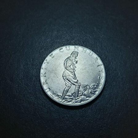 Escoines Koleksiyon 3996368f41bc4d1209 1979 Akmonital 2½ Lira Çatlak Kalıp Nadir Çıkar çil para