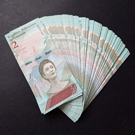 Escoines 3996368f576833056e 2018 Venezuela 2Bolivar ÇİL 100 Adet Deste